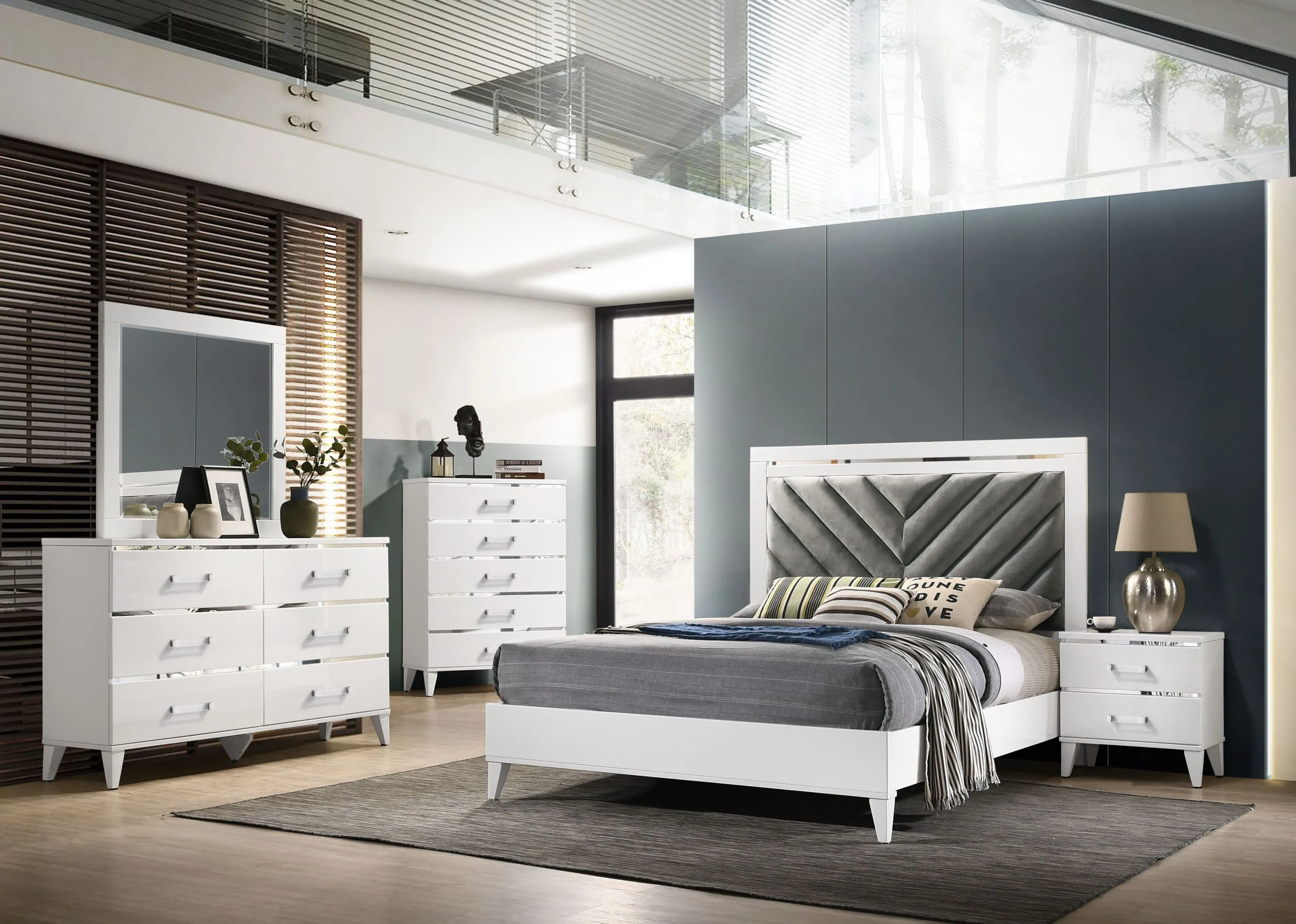 ACME Chelsie E.King Bed• Gray Fabric & White Finish 27387EK