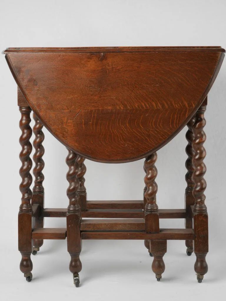 Antique 19th-century oak gateleg table 30"