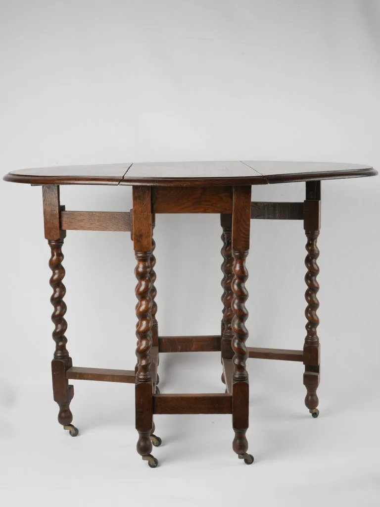 Antique 19th-century oak gateleg table 30"