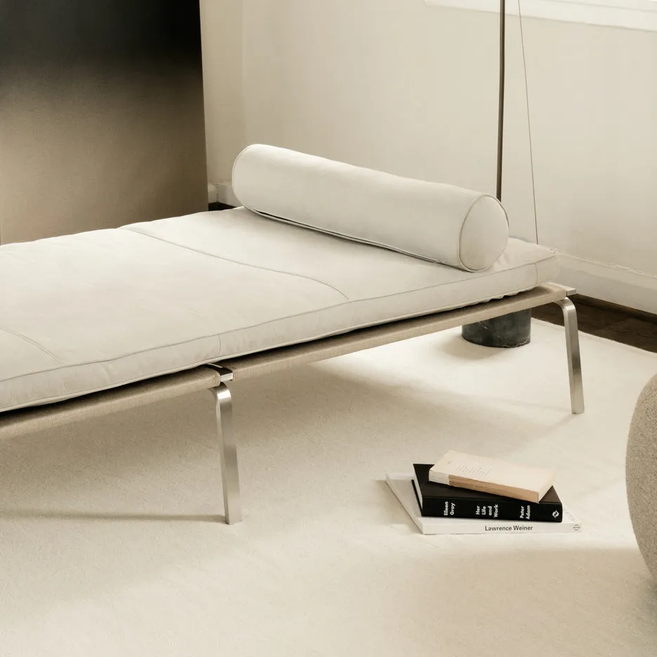 Man Daybed