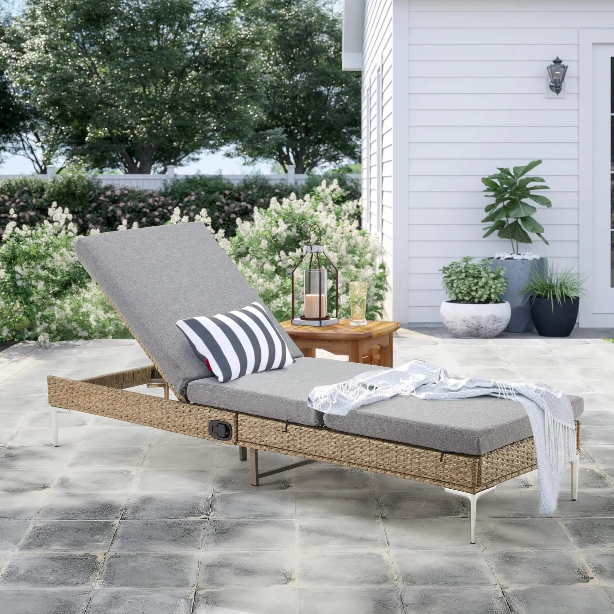 Patio Rattan Chaise Lounge Chair Outdoor Wicker Recliner Thickened Cushion Stepless Adjustable with Gas Cylinder, Gray