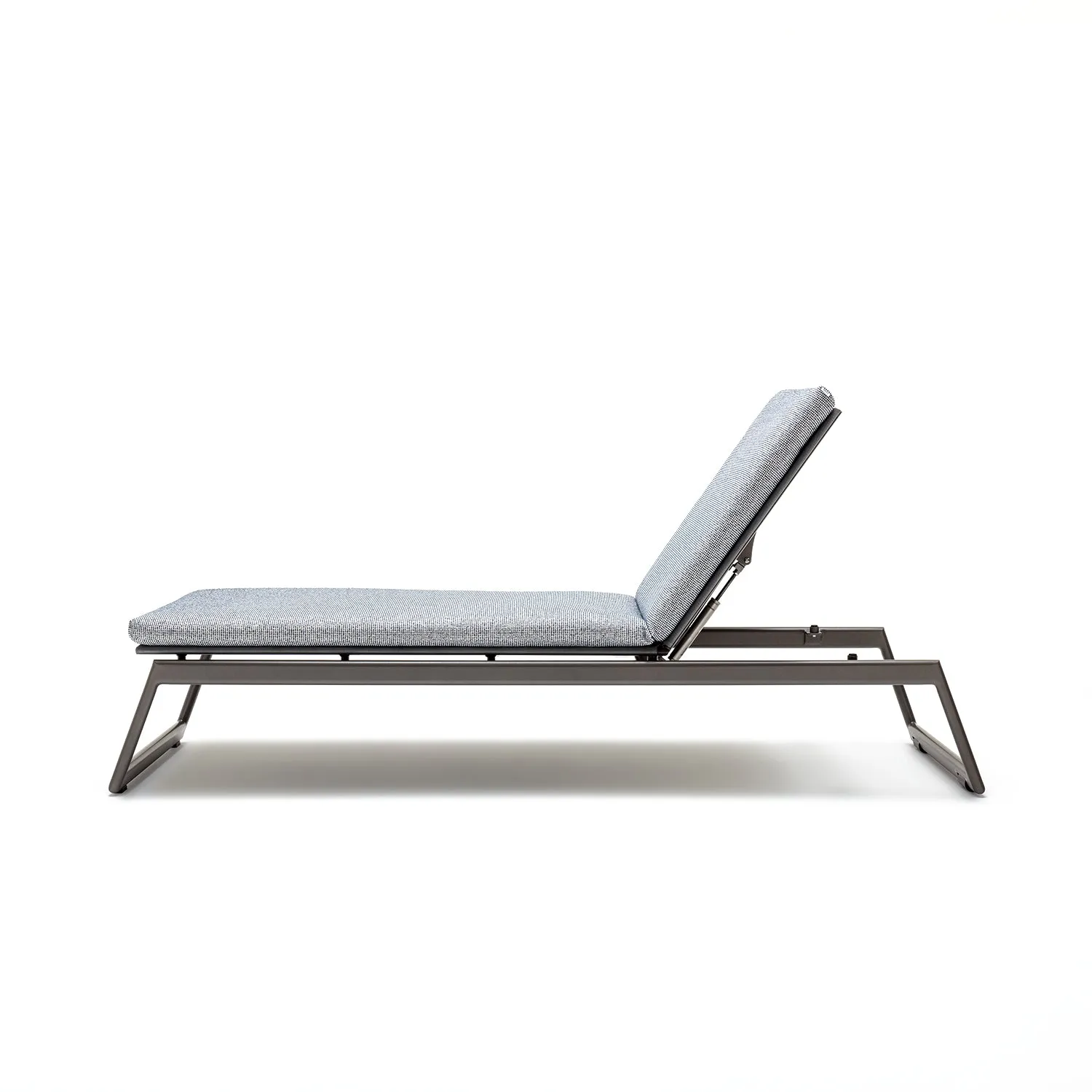 rolf benz | yoko outdoor sun lounger | bianco