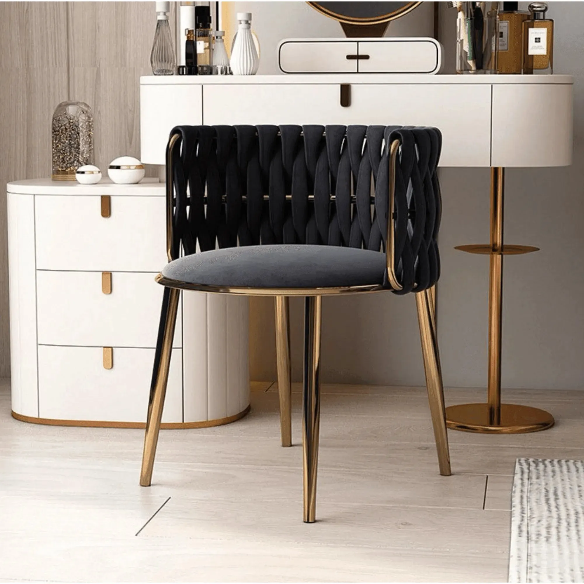 Wooden Twist Endorse Soft Velvet Upholstery Makeup Lounge Chair with Metal Legs Modern Dining Chair for Home and Office